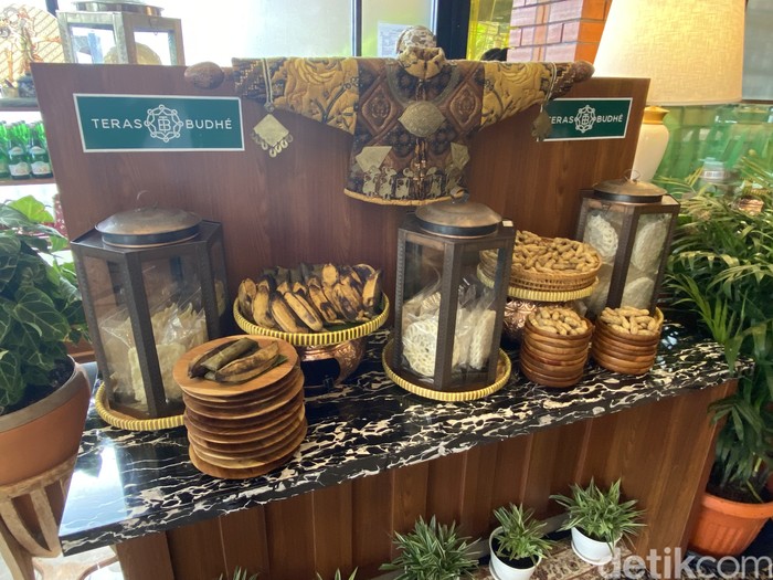 Teras Budhe Teras Budhe di Panglima Polim, Jakarta Selatan, restoran Jawa yang cocok buat tempat bukber.