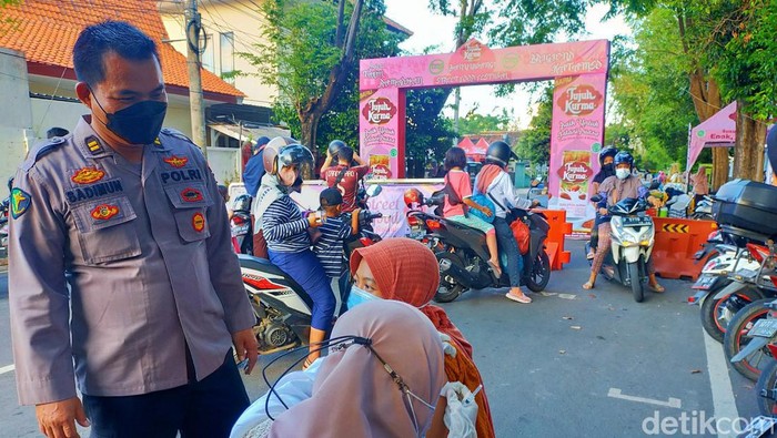 Vaksinasi booster pemburu takjil di Banyuwangi