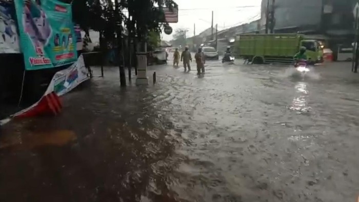 2 Ruas Jalan di Cibodas Tangerang Banjir