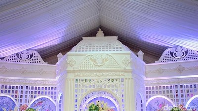 Intip Foto Nikahan Sultan Lampung, Viral Digelar di Rumah Dekornya bak Hotel