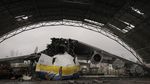 Foto Terbaru Pesawat Terbesar di Dunia Hancur di Ukraina, Penyebabnya Tak Pasti