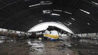 Kehancuran AN-225 adalah kerugian simbolis di awal konflik. Pesawat yang awalnya dibangun untuk mendukung program pesawat ulang-alik Soviet tahun 1980-an telah menjadi simbol kebanggaan bagi Ukraina.