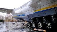 Tidak jelas apa yang menyebabkan kehancuran AN-225 Mriya. Apakah itu tindakan sabotase yang disengaja atau kerusakan tambahan dari serangan militer untuk menguasai lapangan terbang.