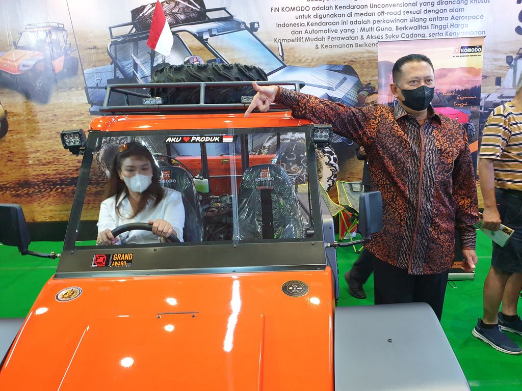Bambang Soesatyo (Bamsoet) berkunjung ke IIMS Hybrid 2022 (4/4/2022)