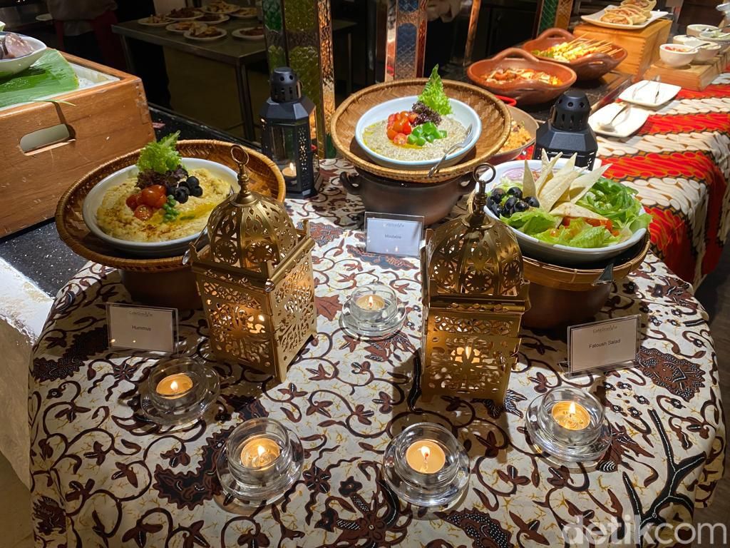 Berbuka Puasa  Kabsah hingga Tabouleh Khas Timur Tengah di Sini