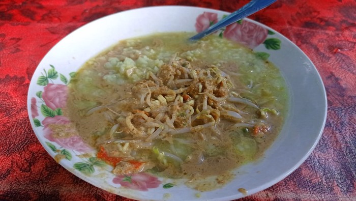Bubuh Mengguh, kuliner bubur khas Buleleng Bali.