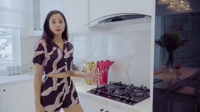 10 Potret Dapur Kirana Larasati yang Mewah dan Bernuansa Putih
