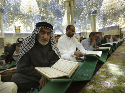 Doa Ramadan dari Tempat Suci Imam Ali di Irak