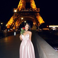 Model majalah Maxim itu mengatakan jika pria kesulitan bahkan untuk bicara dengannya. Pacaran itu sulit, para pria takut karena aku sangat cantik. Aku diberi tahu bahwa aku mengintimidasi pria karena aku terlalu tinggi. Aku cantik dan aku punya kepribadian yang intense, katanya dilansir Daily Star.Foto: Instagram Elizabeth Marie Chevalier