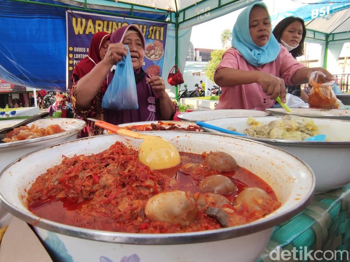 Festival Kuliner di Masjid Agung Kauman, Semarang, Senin (4/4/2022).