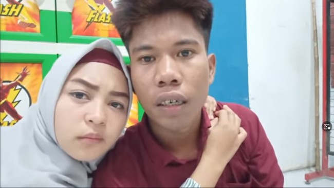 Hingga kini Yudi memutuskan belum mau menikah lagi karena masih ada perasaan trauma. Dia sedang fokus bekerja sambil membuat konten di Youtube. Sekarang tinggal di rumah sendiri dan belum kepikiran untuk menikah trauma dikhianati, pungkas Yudi. Foto: Dok. Youtube Yudi Anggata.