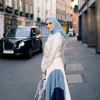 Wanita berkelahiran 13 Mei 1988 itu meraih gelar sarjana dari Sekolah Bisnis dan Manajemen ITB. Lalu ia melanjutkan pendidikannya untuk gelar magister di bidang International Business di Australian National University, Canberra. Foto: Dok. Instagram @futrizulya.