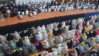 Para santri terlihat antusias mengikuti kegiatan ini.