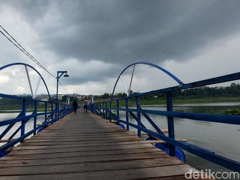 Jembatan Bucin di Bandung Barat.