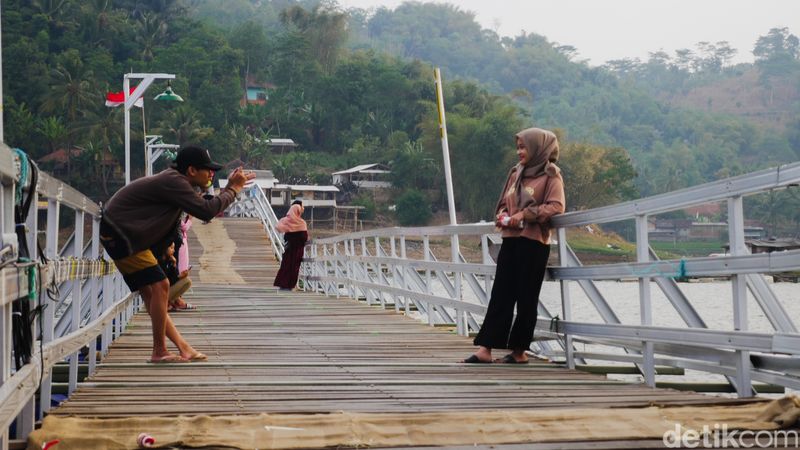Jembatan Surapatin di Bandung Barat