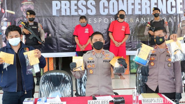 Kakek residivis pencurian mobil pikap saat rilis di Polres Klaten