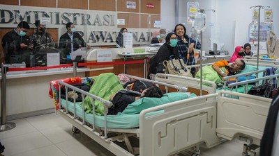 Momen Evakuasi Pasien RSUD Kiwari Bandung