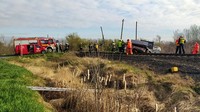 Kecelakaan itu terjadi di dekat Mindszent, 140 kilometer sebelah tenggara Budapest tepat sebelum pukul 07:00 pagi waktu setempat.