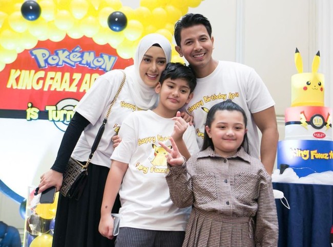 King Faaz sendiri diketahui baru saja merayakan ulang tahunnya yang ke 10. Perayaan ulang tahunnya itu digelar secara meriah dengan dihadiri oleh para artis dan anak-anaknya. Foto: Instagram