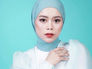 Tenangkan Diri, Lesti Kejora Pergi Umrah