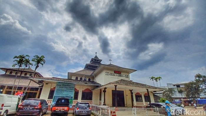 Masjid Agung Majalaya, Kabupaten Bandung.
