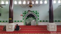 Empat tian penyangga itu menjadi icon Masjid Besar Majalaya.