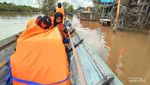 Ngabuburit Bermanfaat di Perpustakaan Apung Palangkaraya
