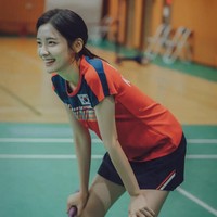 Tahun ini, Park Ji Hyun akan membintangi drama Korea Love All Play bersama Chae Jong Hyeop dan The Youngest Son of a Conglomerate bersama Song Joong Ki. Foto: dok. Instagram @voyavivirel