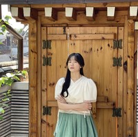 Nyatanya, Ahn Hyo Seop dan Park Ji Hyun pernah menjadi model brand pakaian Henus Edwin pada 2017. Kini keduanya disebut-sebut tengah ikut kelas pilates yang sama. Foto: dok. Henus Edwin