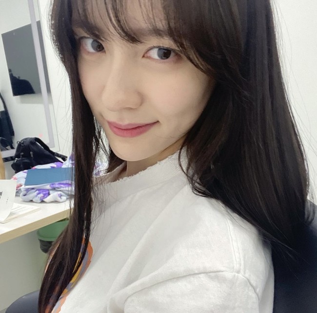 Hal itu bermula dari postingan seorang netizen Korea yang memergoki seorang aktor dan aktris berkencan di lingkungan rumahnya. Meskipun tak menyebutkan namanya, YouTuber Sojang mengumpulkan ‘bukti-bukti’ yang memperkuat dugaan Ahn Hyo Seop dan Park Ji Hyun berpacaran. Foto: dok. Instagram @voyavivirel