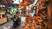 Sebanyak 160 PKL di kawasan Petak Sembilan rencananya akan direlokasi ke Pasar Glodok.