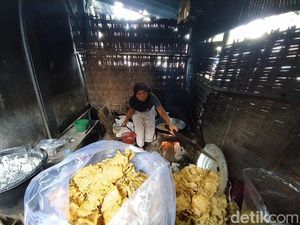 Perajin Rempeyek Cethul Khas Magelang Mulai Geber Stok untuk Lebaran