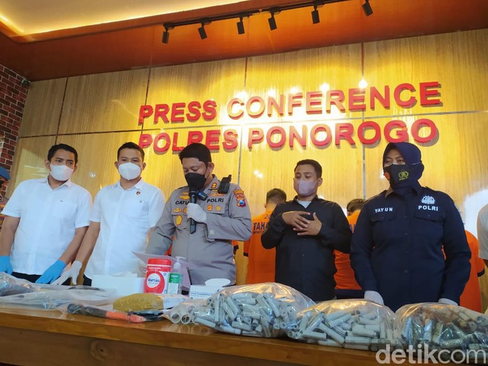 Polisi tetapkan 7 tersangka kasus petasan Ponorogo
