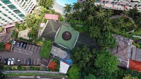 Bangunan perahu dan masjid ini dibangun bersamaan pada 1962 silam.