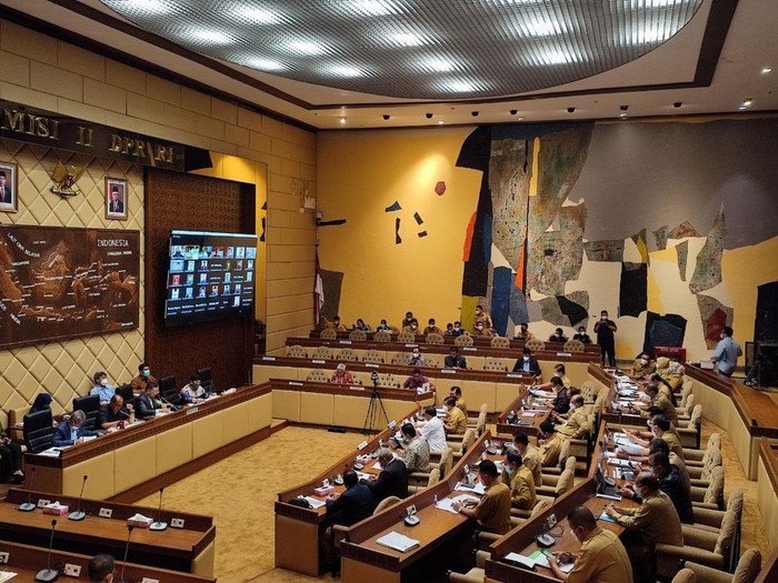 Rapat Komisi II DPR dengan Mendagri (Nahda-detikcom)