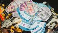 Pada tradisi inilah seluruh anggota keluarga berkumpul bersama menghormat dan memperingati leluhur mereka.