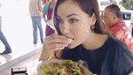 Sasha Grey, Dulu Bintang Porno Kini Jadi YouTuber yang Hobi Masak