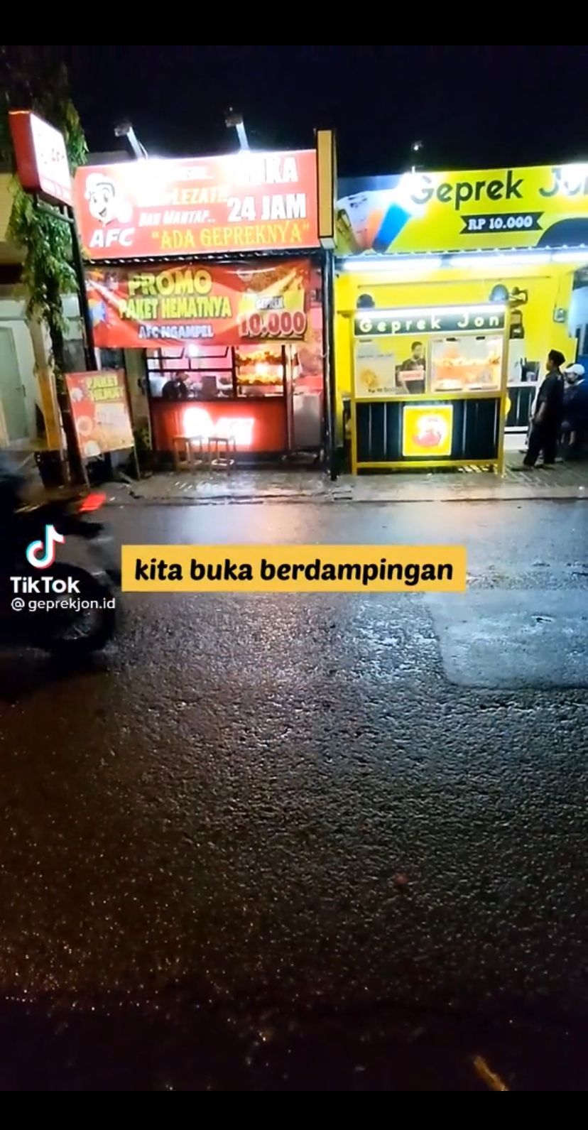 Sebelahan Jual Ayam Geprek, Dua Penjual Ini Aksi Saingannya Bikin Adem