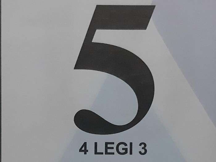 Selasa 5 April 2022.