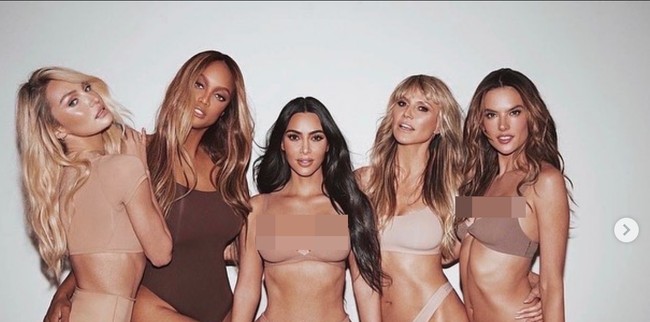 ‘Fits Everybody’ dipilih menjadi tema kampanye untuk koleksi lingerie terbaru SKIMS milik Kim Kardashian. Tyra Banks, Alessandra Ambrosio, Heidi Klum dan Candice Swanepoel dipilih jadi modelnya. Foto: Instagram/@kimkardashian