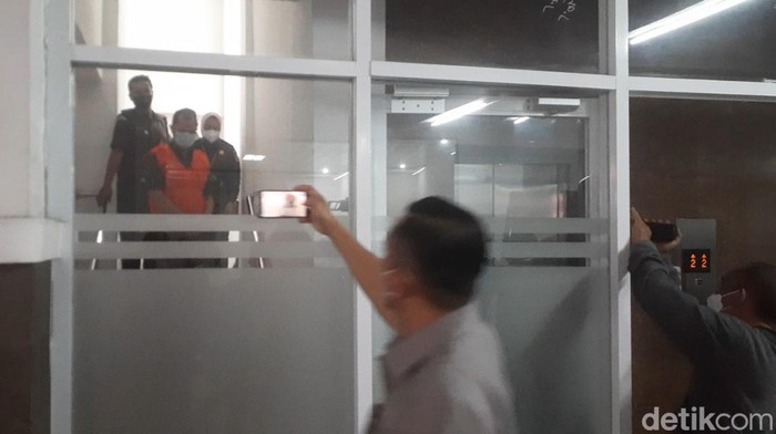 Tersangka kasus korupsi BUMD Rembang saat di Kejati Jateng