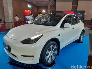 Bikin Harga Tesla Lebih Murah, Ini Dukungan Pemerintah Malaysia buat Mobil Listrik