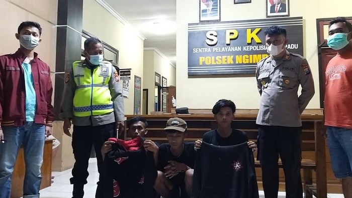 Tiga pelaku pengeoroyokan diamankan