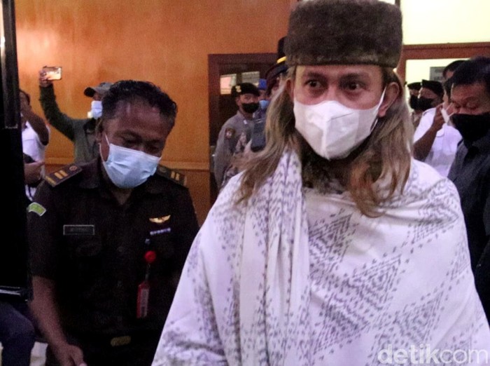 Habib Bahar bin Smith menolak dakwaan yang dibacakan jaksa penuntut umum (JPU). Bahar akan melawan melalui eksepsi, Selasa, 5/4/2022.