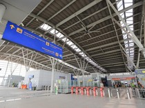 Fenomena Penumpang Menginap di Stasiun, Perlukah KRL Operasi 24 Jam?