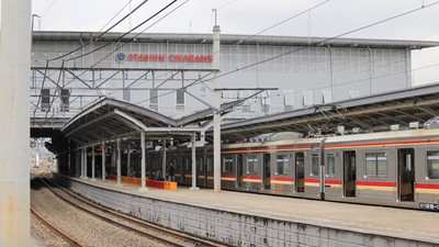 Foto: Stasiun Cikarang Tahun 2010 Vs Tahun 2022
