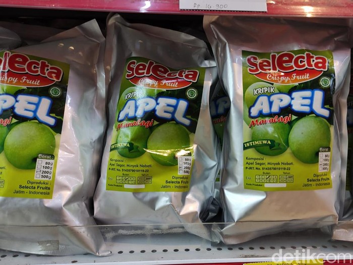 Varian camilan berbahan baku Apel oleh-oleh khas Malang.