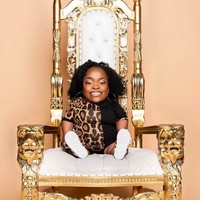 Wildine yang kini berusia 19 tahun itu saat lahir memang memiliki masalah kesehatan sampai-sampai dokter tidak menjamin dia bisa bertahan hidup. Foto: dok. Instagram/@wavy.wildine