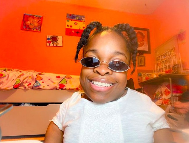 “Aku sangat bangga menjadi orang Haiti-Amerika pertama yang memegang rekor dunia wanita terpendek,” ungkap Wildine, seperti dikutip dari Metro.Foto: dok. Instagram/@wavy.wildine