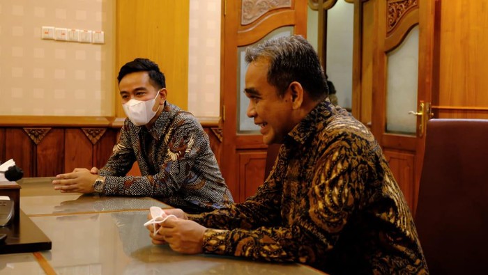 Sekjen Gerindra Ahmad Muzani bertemu Wali Kota Solo Gibran Rakabuming, di Balai Kota Solo, Rabu (6/4/2022).